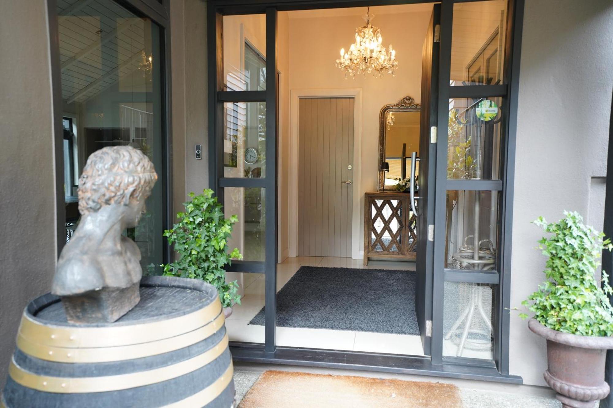 Mt Rosa Lodge Boutique Vineyard Accommodation วานากา ภายนอก รูปภาพ